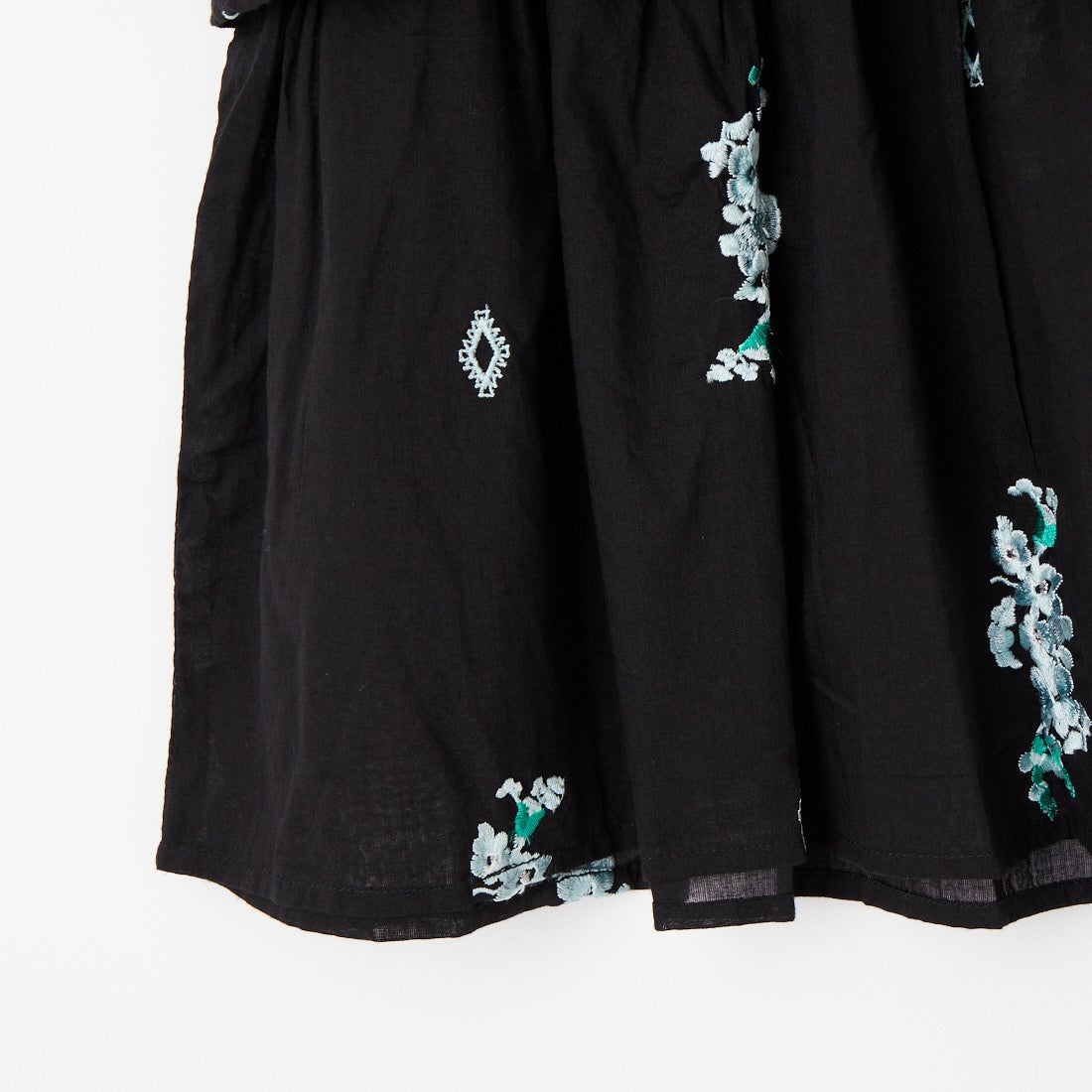 ne Quittez pas [ヌキテパ] ジャスミン刺繍 コットンボイルティアードブラウス [010261WT1] 09 BLACK