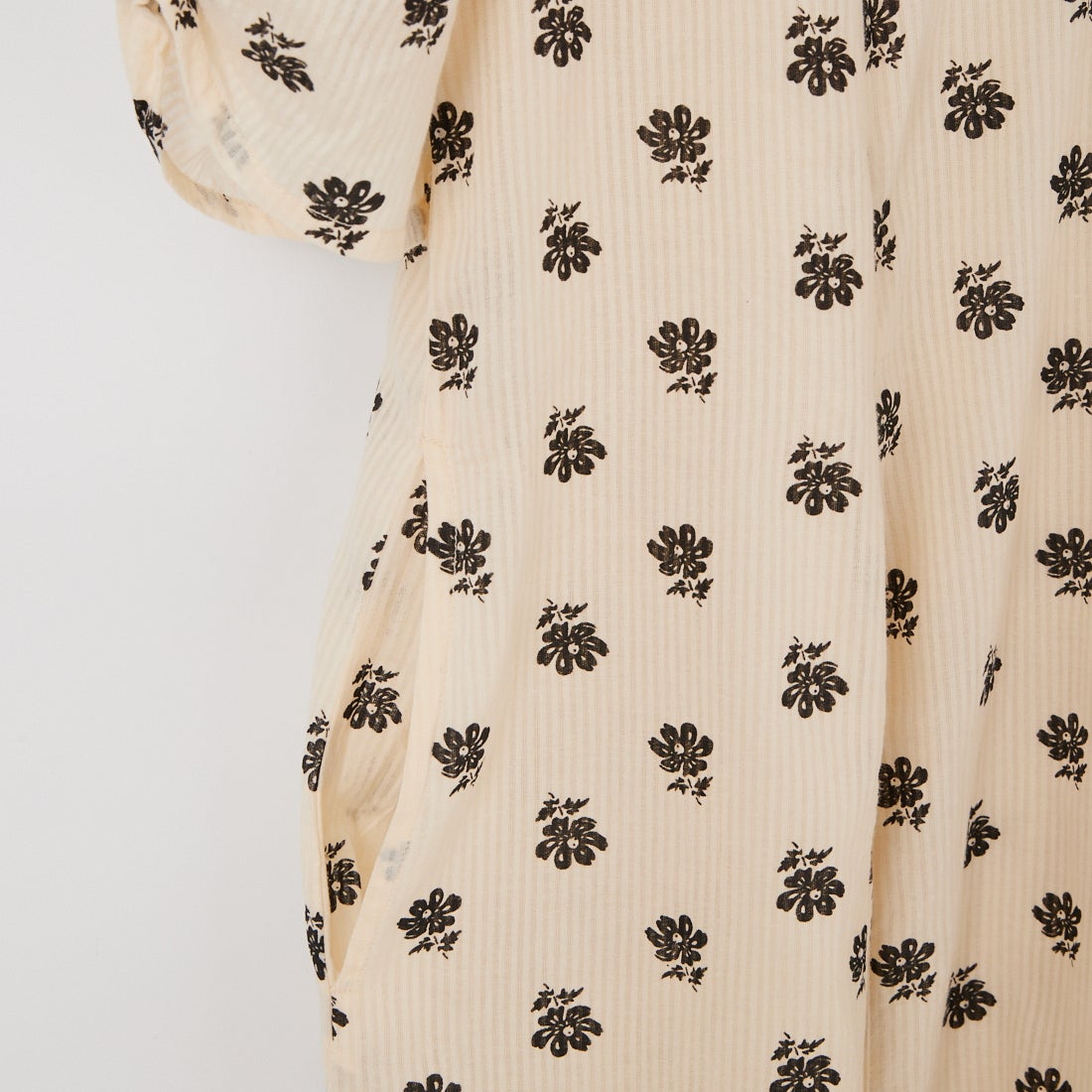 ne Quittez pas [ヌキテパ] コットンドビーストライプ ギャザースリーブドレス [010461WZ1] 51 ECRU