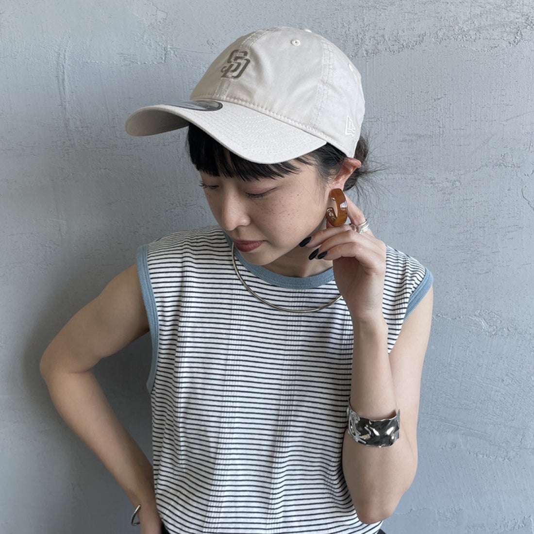 LT BEIGE