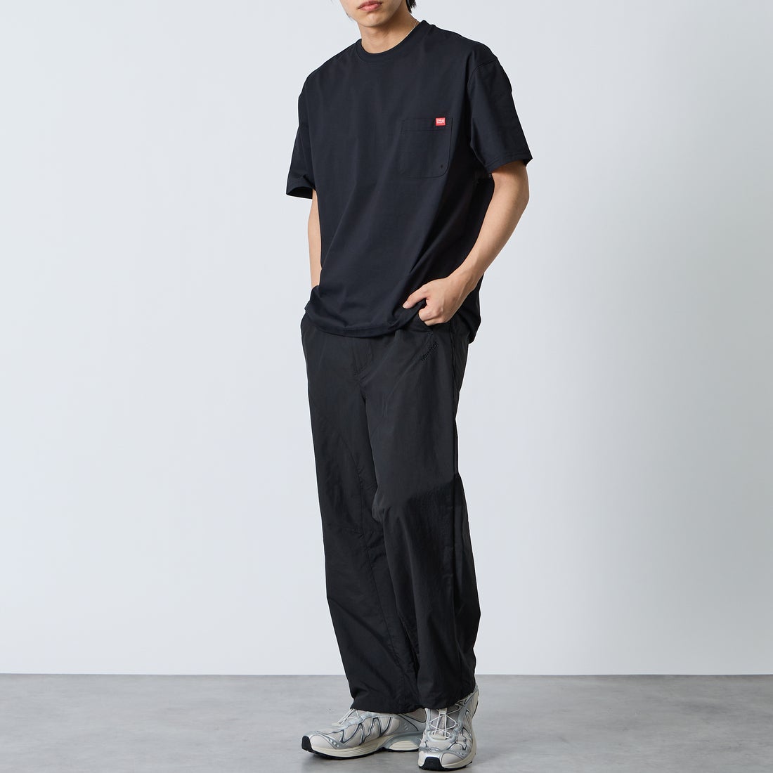 MANHATTAN PORTAGE [マンハッタンポーテージ] ﾒｯｼｭ切替ｸﾙｰﾈｯｸTｼｬﾂ [26SSMP-IN80-JF] BLACK &&モデル身長：179cm 着用サイズ：L&&