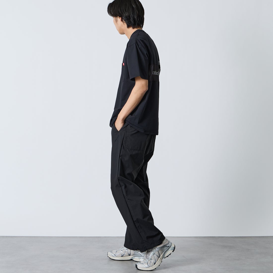 MANHATTAN PORTAGE [マンハッタンポーテージ] ﾒｯｼｭ切替ｸﾙｰﾈｯｸTｼｬﾂ [26SSMP-IN80-JF] BLACK &&モデル身長：179cm 着用サイズ：L&&