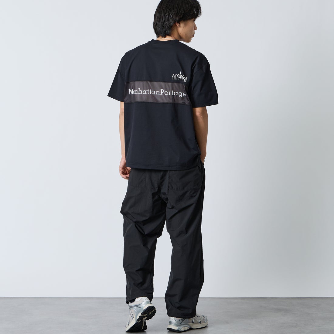 MANHATTAN PORTAGE [マンハッタンポーテージ] ﾒｯｼｭ切替ｸﾙｰﾈｯｸTｼｬﾂ [26SSMP-IN80-JF] BLACK &&モデル身長：179cm 着用サイズ：L&&
