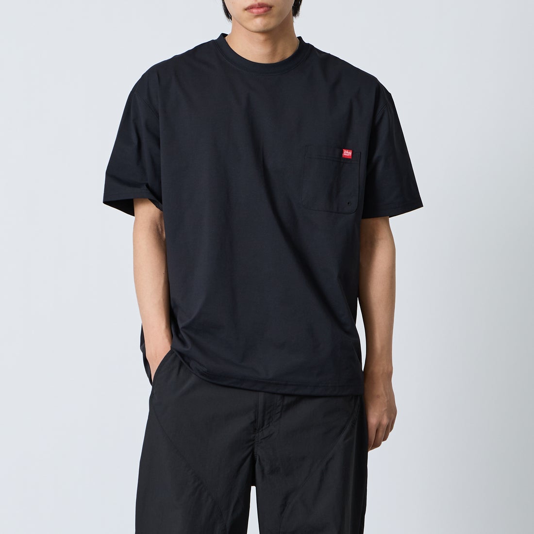 MANHATTAN PORTAGE [マンハッタンポーテージ] ﾒｯｼｭ切替ｸﾙｰﾈｯｸTｼｬﾂ [26SSMP-IN80-JF] BLACK &&モデル身長：179cm 着用サイズ：L&&