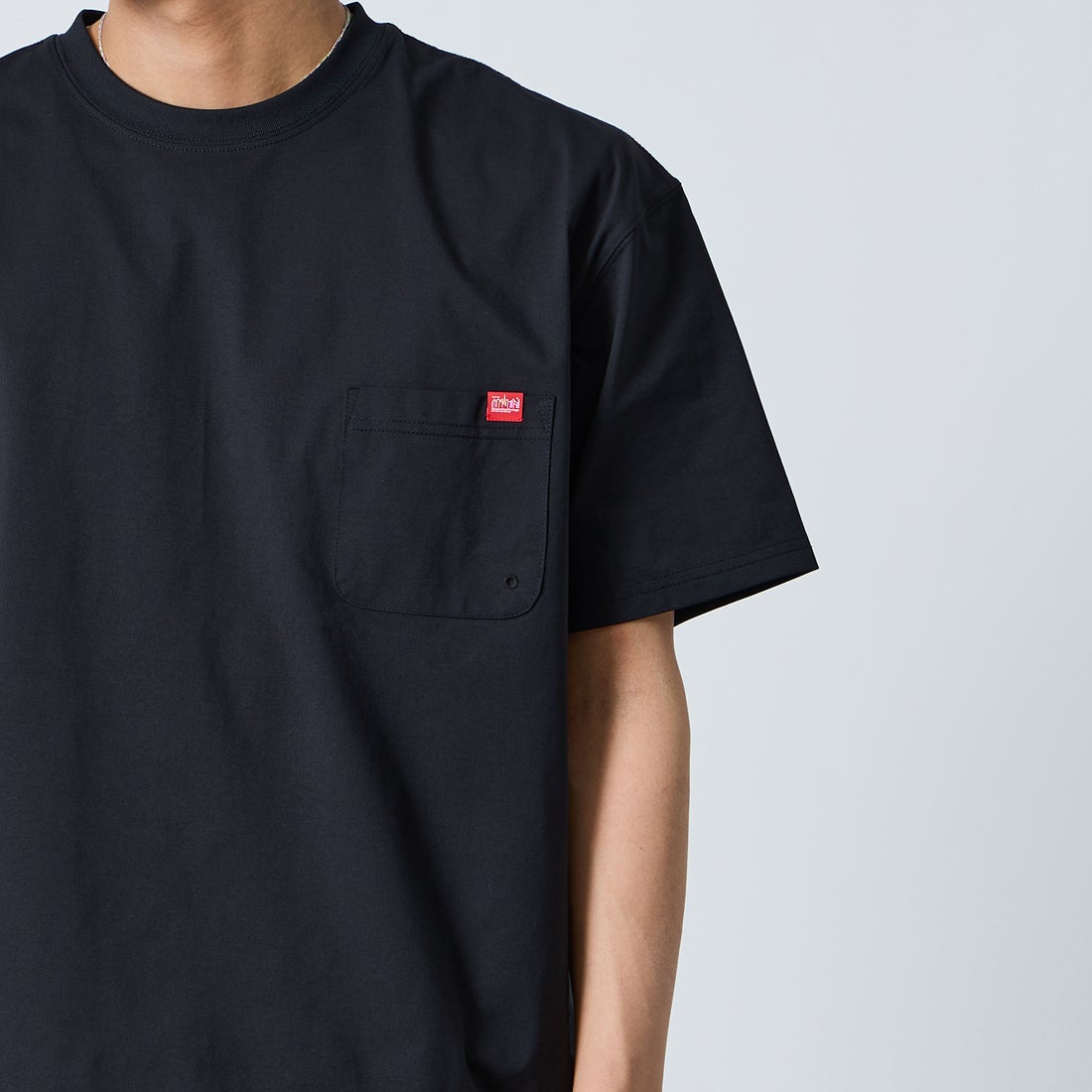 MANHATTAN PORTAGE [マンハッタンポーテージ] ﾒｯｼｭ切替ｸﾙｰﾈｯｸTｼｬﾂ [26SSMP-IN80-JF] BLACK &&モデル身長：179cm 着用サイズ：L&&