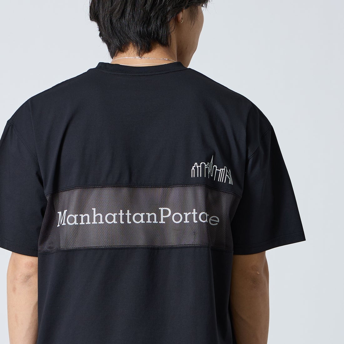 MANHATTAN PORTAGE [マンハッタンポーテージ] ﾒｯｼｭ切替ｸﾙｰﾈｯｸTｼｬﾂ [26SSMP-IN80-JF] BLACK &&モデル身長：179cm 着用サイズ：L&&