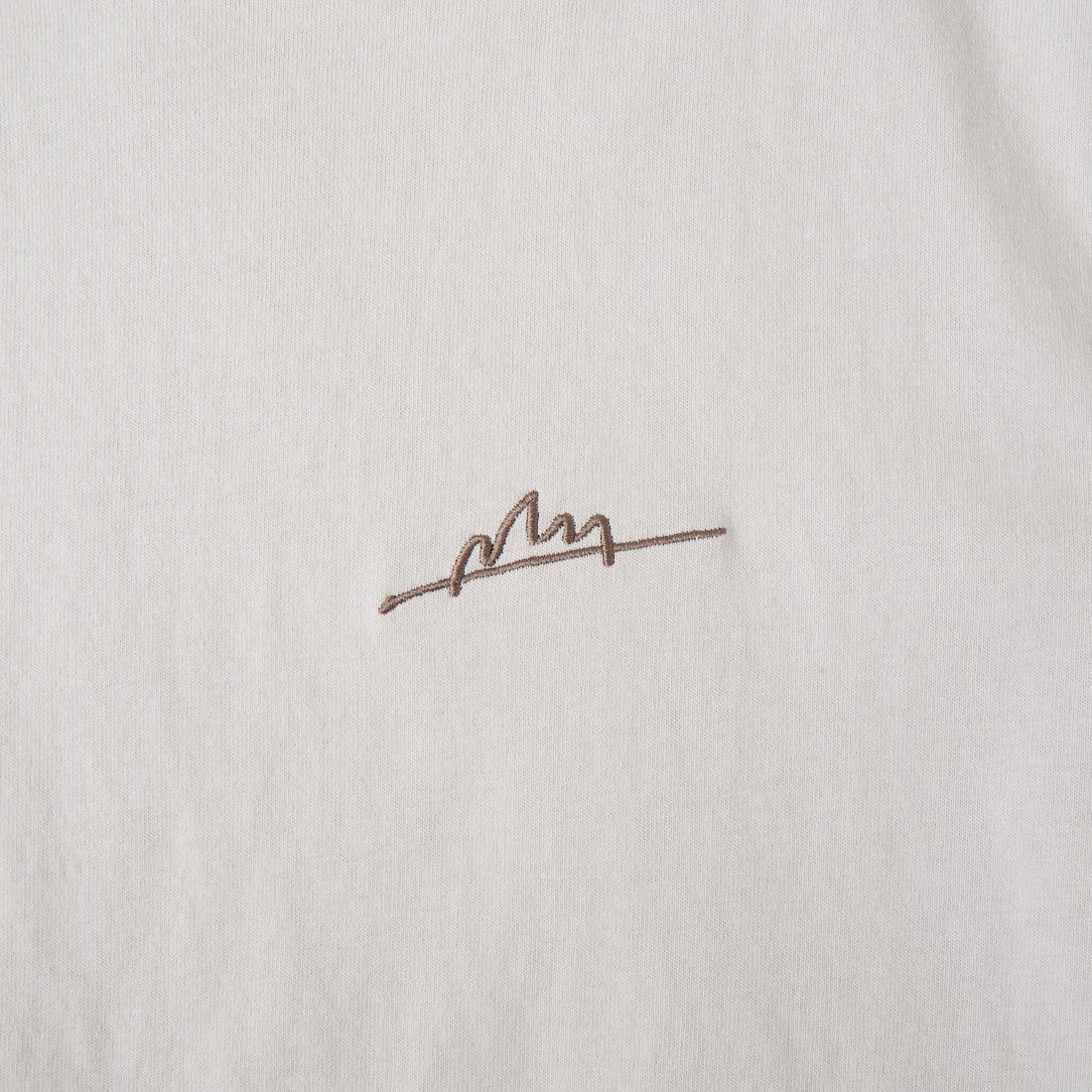 MANHATTAN PORTAGE [マンハッタンポーテージ] 別注 手描き風ロゴ バックプリントTシャツ [26SSMP-IN79-JF] L.GRAY