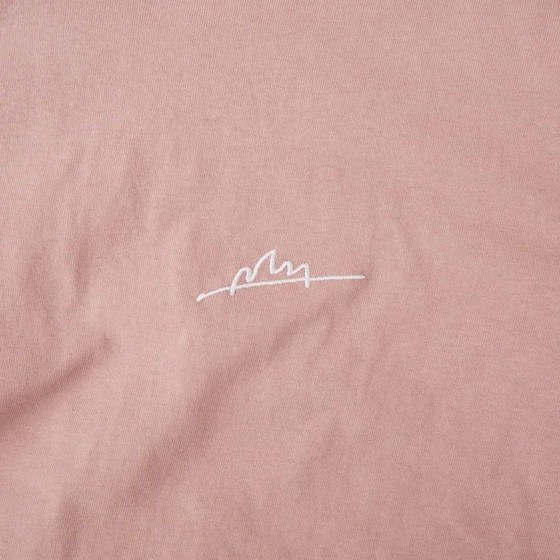 MANHATTAN PORTAGE [マンハッタンポーテージ] 別注 手描き風ロゴ バックプリントTシャツ [26SSMP-IN79-JF] PINK