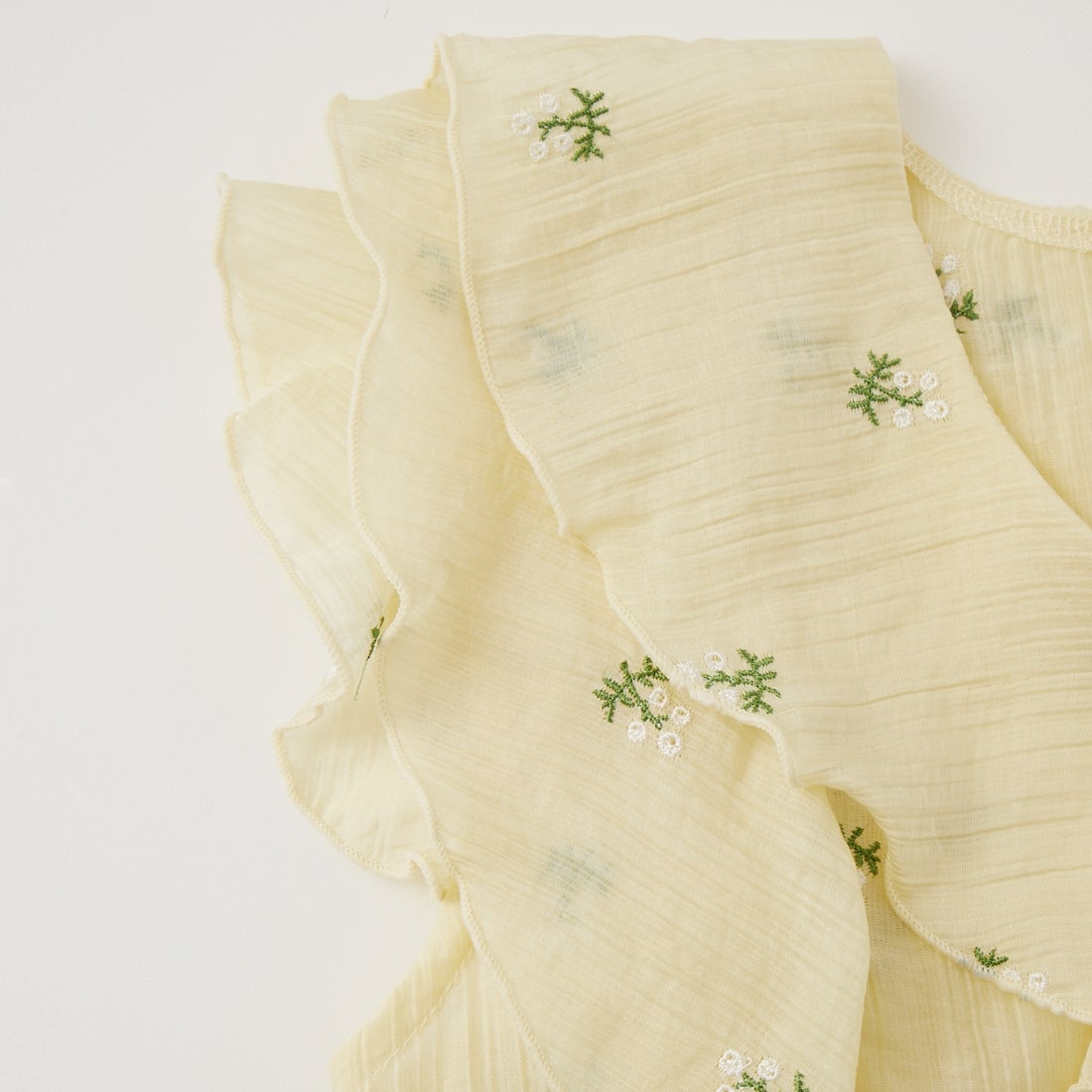 nenom [ネノム] 花柄刺繍 フリルシャツブラウス [NE26322003] 02 OFF