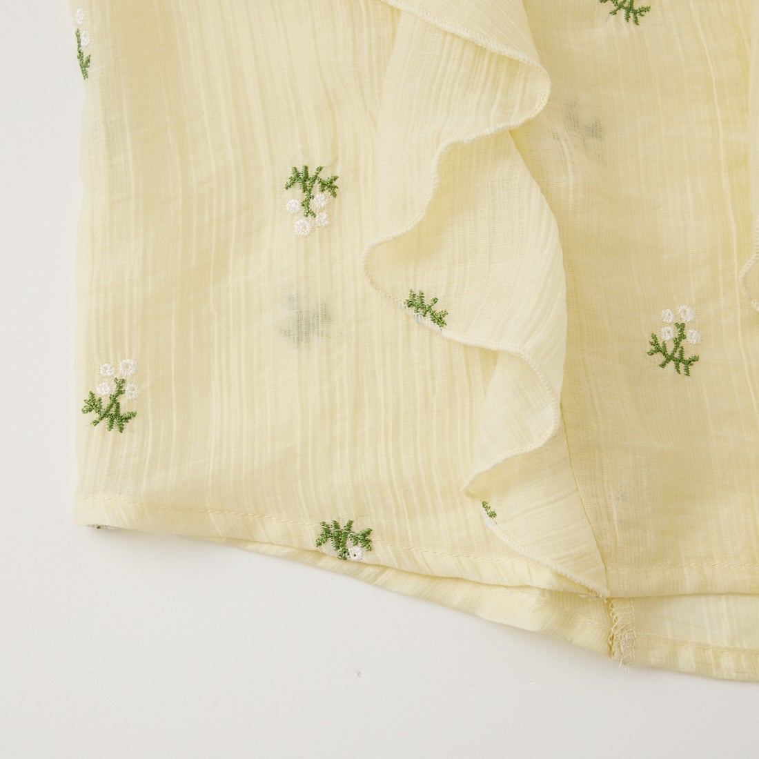 nenom [ネノム] 花柄刺繍 フリルシャツブラウス [NE26322003] 02 OFF
