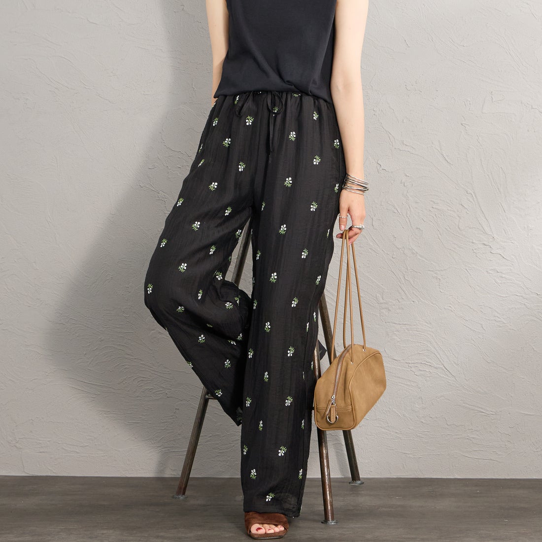 09 BLACK&&モデル身長：158cm 着用サイズ：F&&