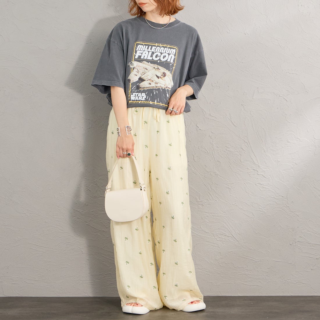 nenom [ネノム] 花柄刺繍 ワイドパンツ [NE26312020] 02 OFF &&モデル身長：158cm 着用サイズ：F&&