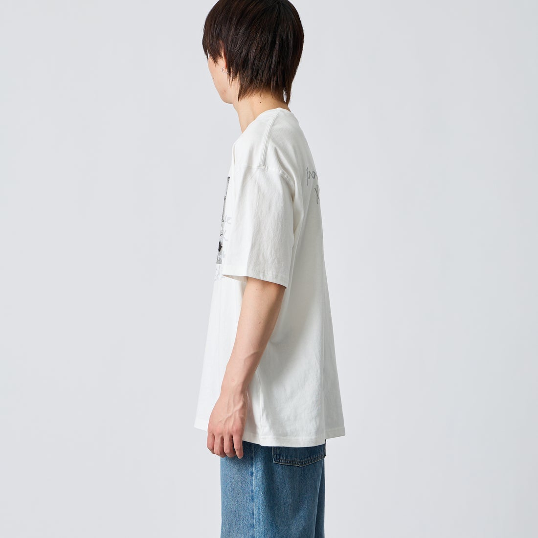 MANHATTAN PORTAGE [マンハッタンポーテージ] 別注 フォトプリントTシャツ [26SSMP-IN82-JF] WHITE &&モデル身長：177cm 着用サイズ：XL&&