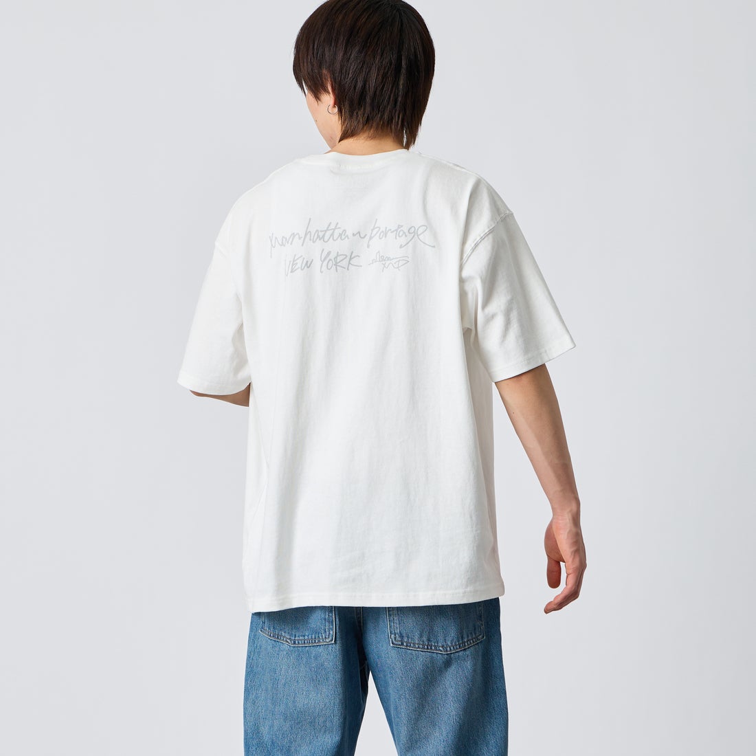 MANHATTAN PORTAGE [マンハッタンポーテージ] 別注 フォトプリントTシャツ [26SSMP-IN82-JF] WHITE &&モデル身長：177cm 着用サイズ：XL&&