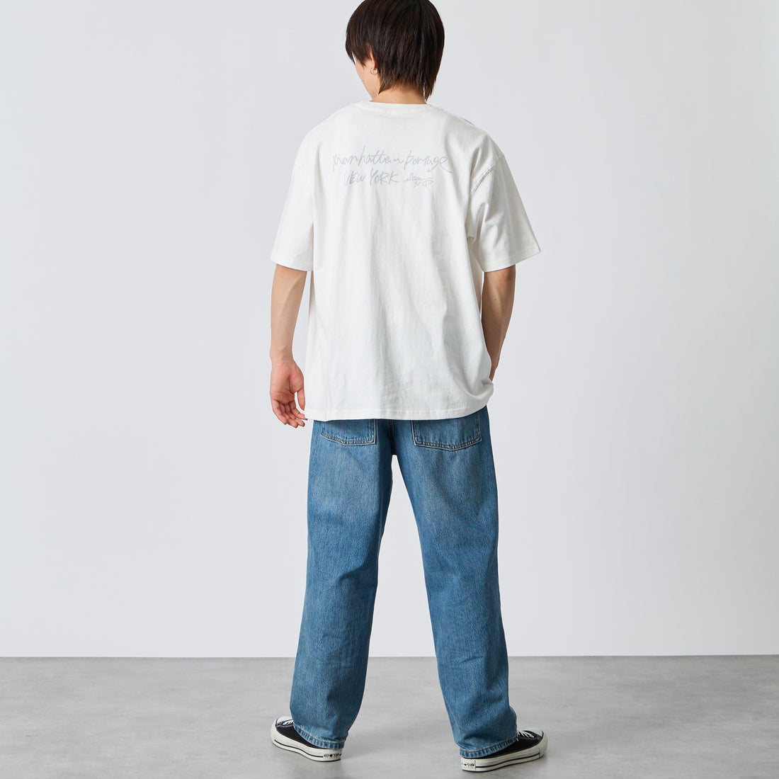 MANHATTAN PORTAGE [マンハッタンポーテージ] 別注 フォトプリントTシャツ [26SSMP-IN82-JF] WHITE &&モデル身長：177cm 着用サイズ：XL&&