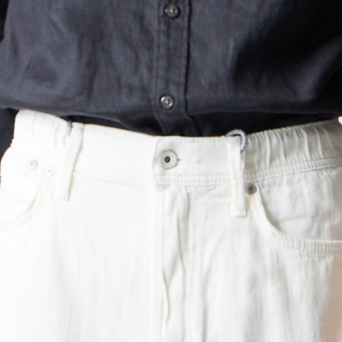 YANUK [ヤヌーク] クラシックストレート Resort BEN [57261231] WHT &&モデル身長：177cm 着用サイズ：M&&