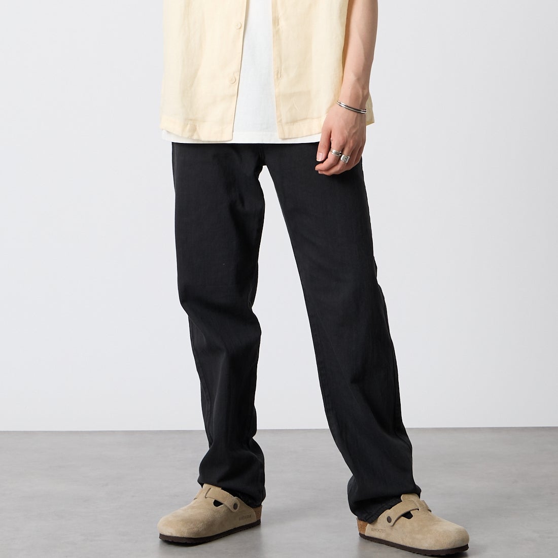 YANUK [ヤヌーク] クラシックストレート Resort BEN [57261232] WBK &&モデル身長：177cm 着用サイズ：M&&