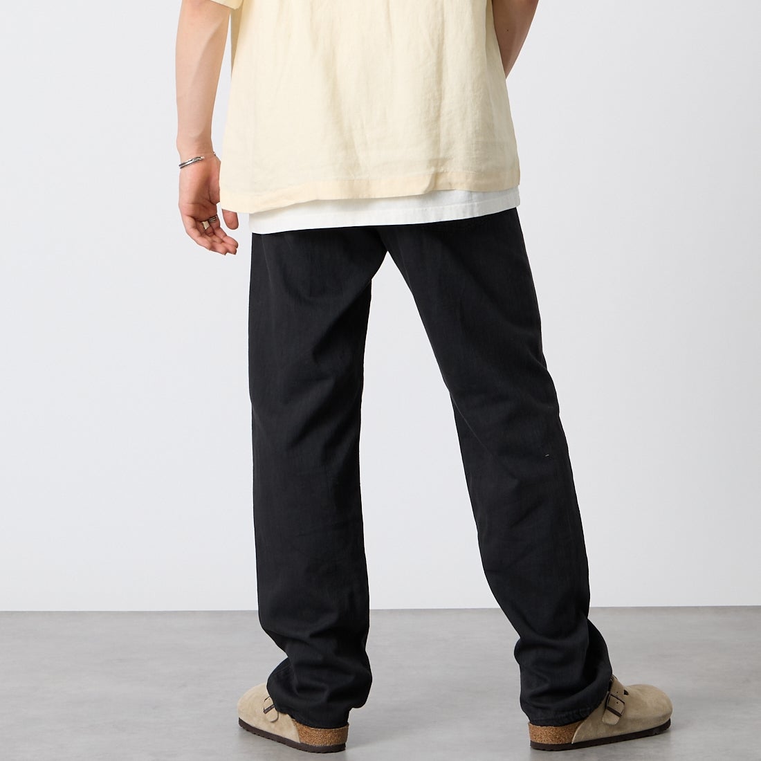 YANUK [ヤヌーク] クラシックストレート Resort BEN [57261232] WBK &&モデル身長：177cm 着用サイズ：M&&