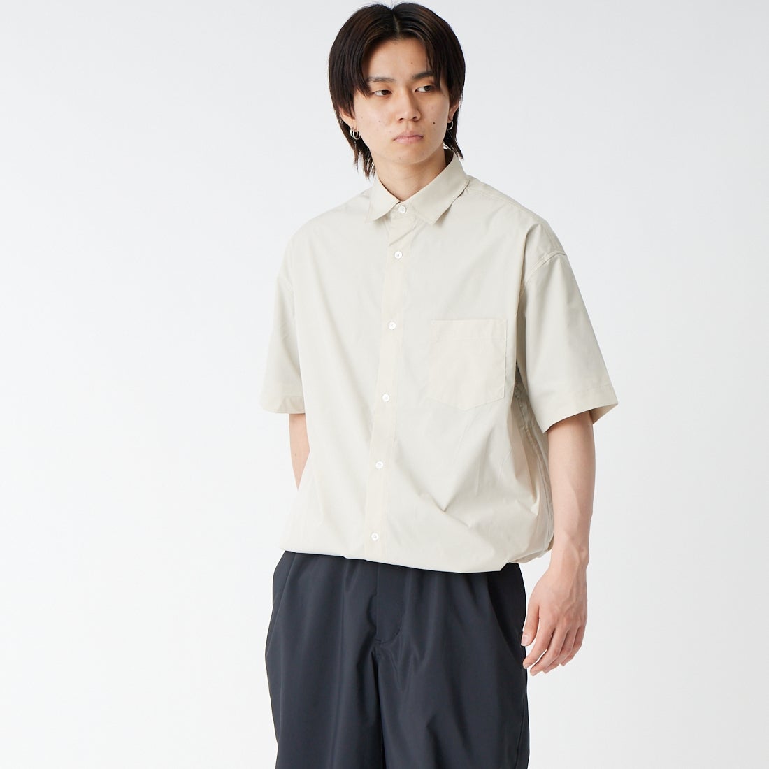 SLICK [スリック] コットンライクタイプライター ドローストリングシャツ [5220272] 520 GRAY B &&モデル身長：177cm 着用サイズ：1&&