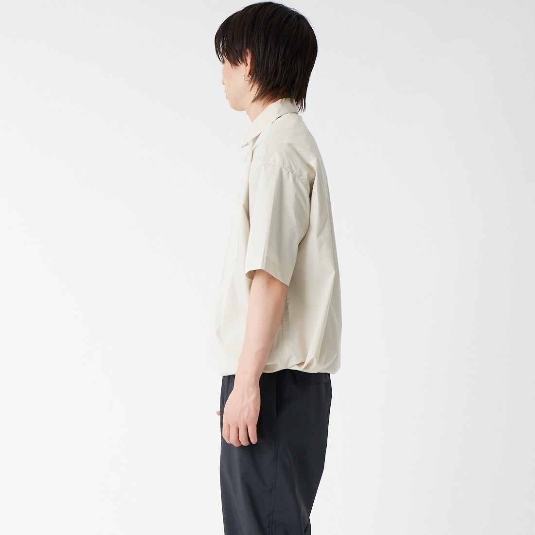 SLICK [スリック] コットンライクタイプライター ドローストリングシャツ [5220272] 520 GRAY B &&モデル身長：177cm 着用サイズ：1&&
