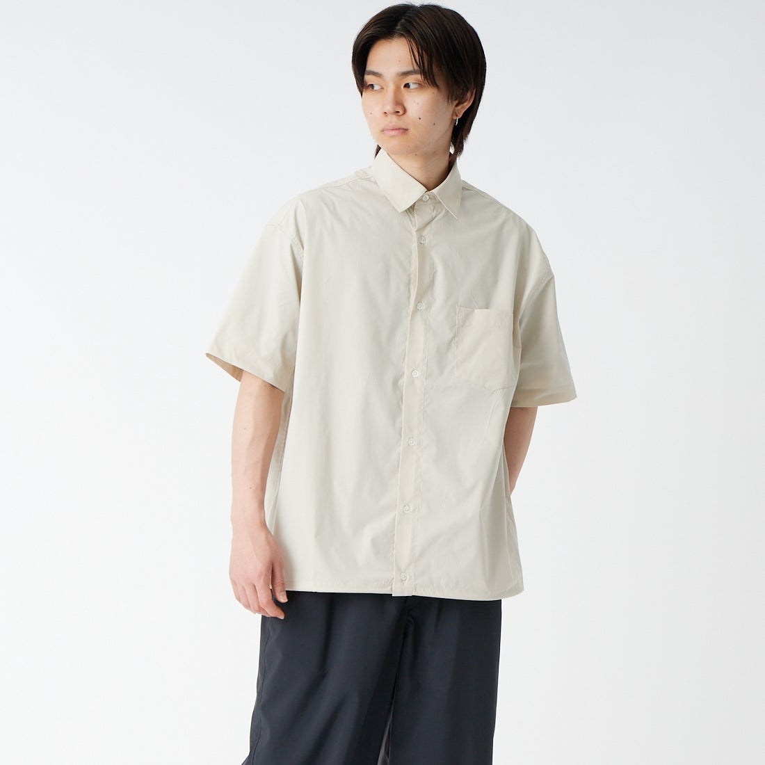 SLICK [スリック] コットンライクタイプライター ドローストリングシャツ [5220272] 520 GRAY B &&モデル身長：177cm 着用サイズ：1&&