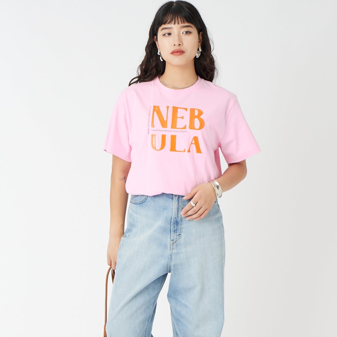 MAISON SPECIAL [メゾンスペシャル] NEBULAロゴTシャツ [21261415816] PNK &&モデル身長：162cm 着用サイズ：F&&