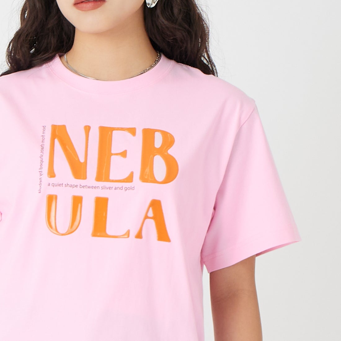 MAISON SPECIAL [メゾンスペシャル] NEBULAロゴTシャツ [21261415816] PNK &&モデル身長：162cm 着用サイズ：F&&