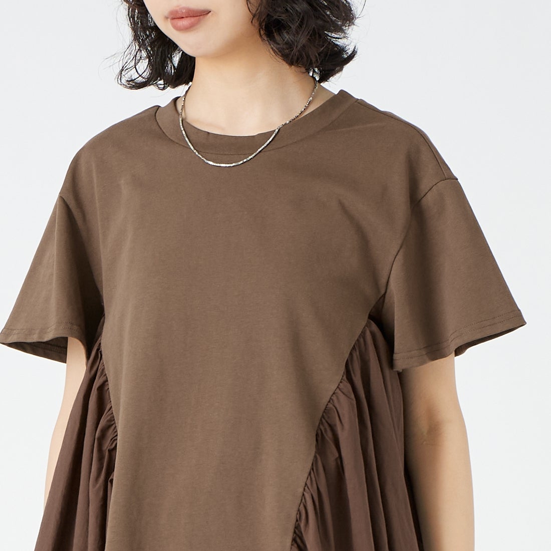 Jf Ready Made [ジェイエフレディメイド] 布帛ドッキングバックギャザーTシャツ [8866362-01] 62 ﾌﾞﾗｳﾝ &&モデル身長：162cm 着用サイズ：F&&