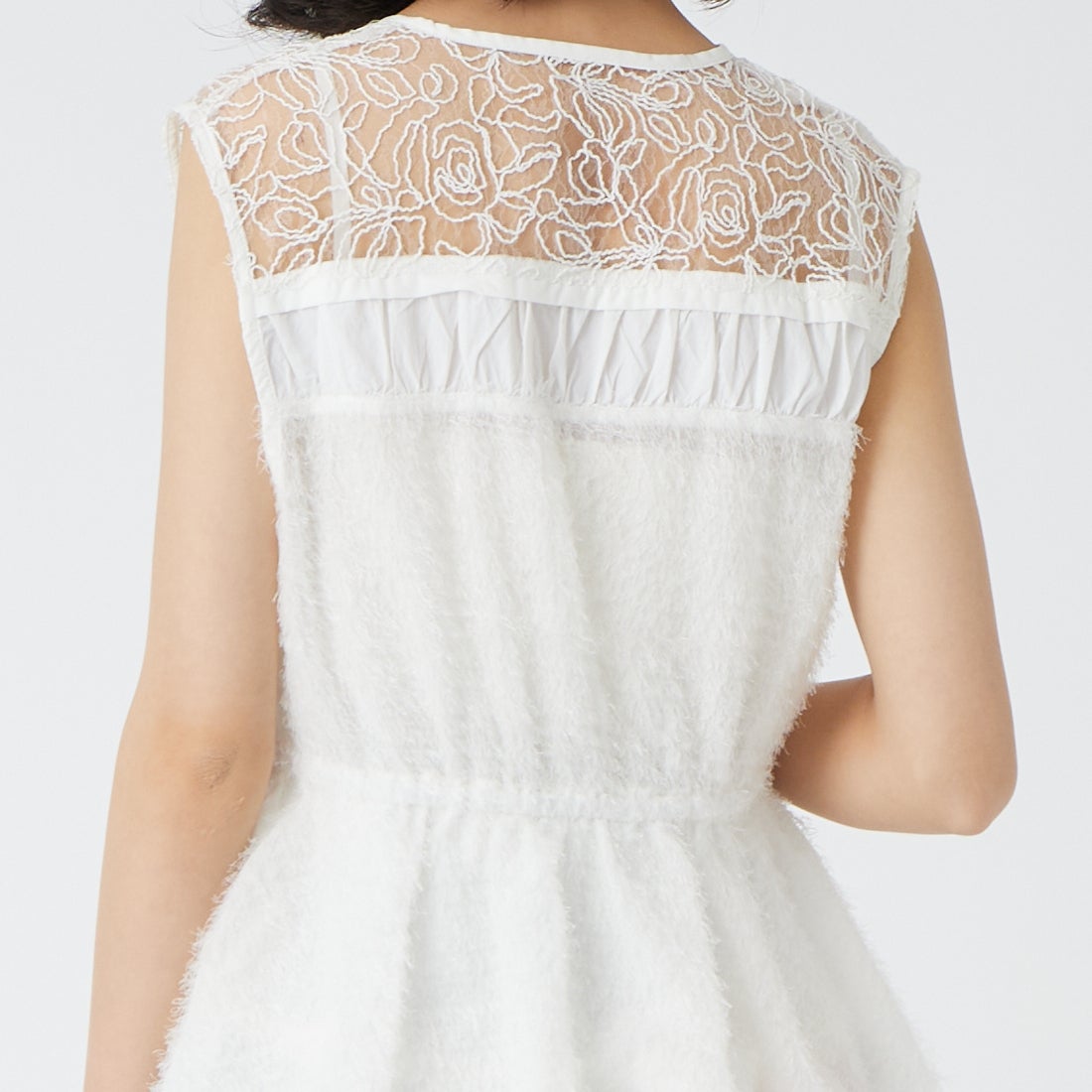 &g'aime [アンジェム] MIXバルーンベスト [293-68212] 01 ﾎﾜｲﾄ &&モデル身長：162cm 着用サイズ：F&&