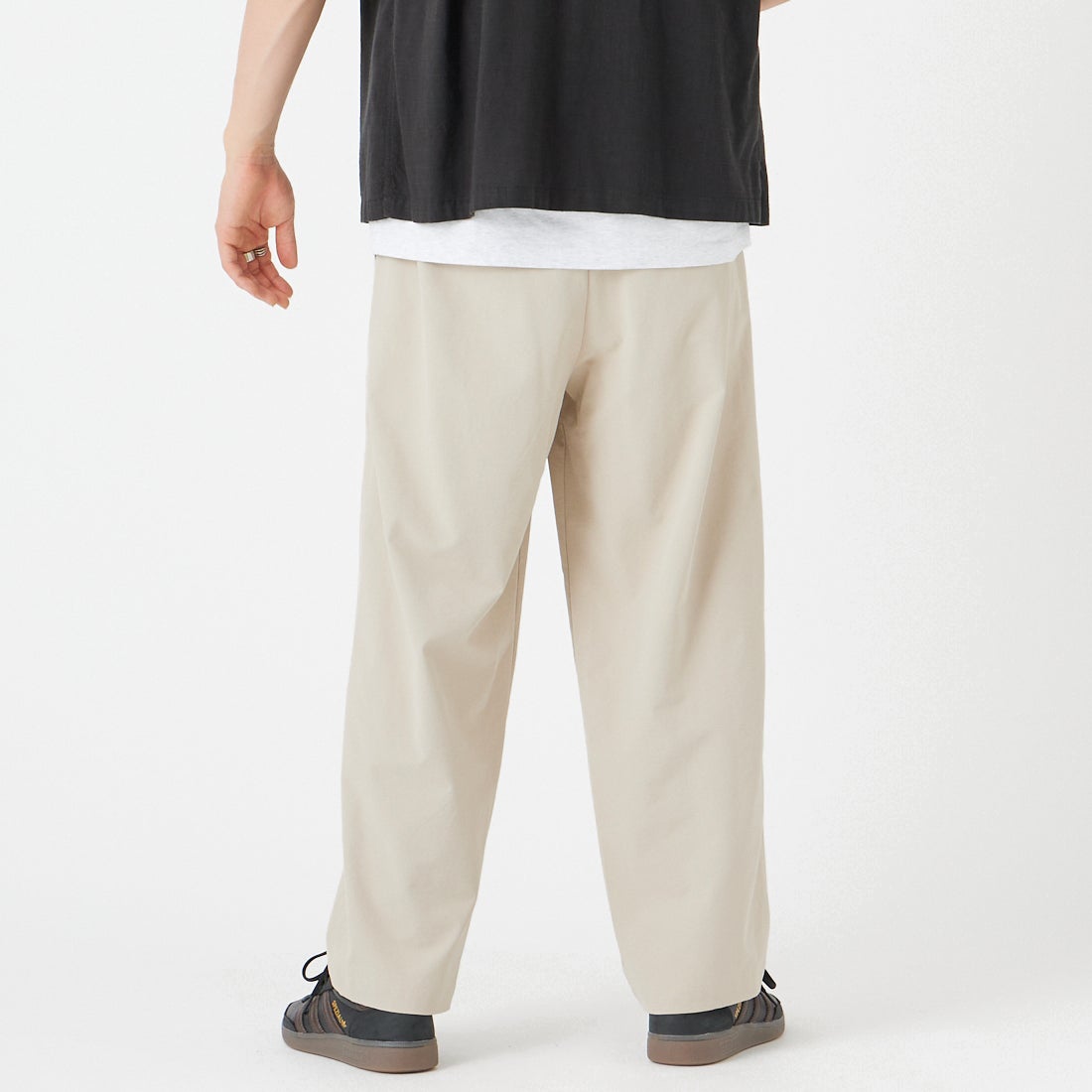 Noir Fabrik [ヌワールファブリック] DRYSCAPE バギーイージーパンツ [NF-262-026] BEIGE &&モデル身長：177cm 着用サイズ：S&&