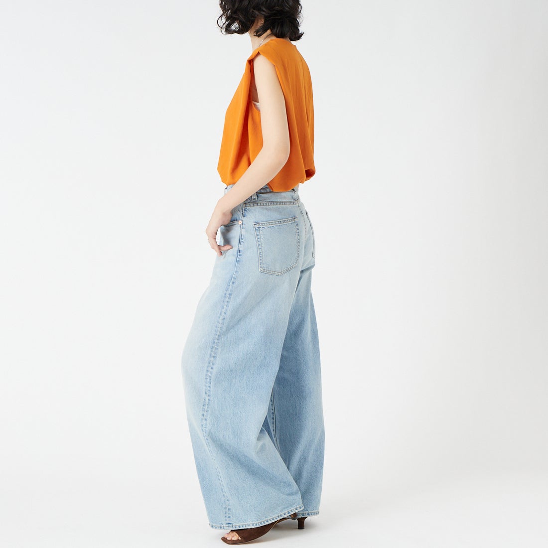 Jeans Factory Clothes [ジーンズファクトリークローズ] 肩タックノースリーブトップス [21268057] 020 ｵﾚﾝｼﾞ &&モデル身長：162cm 着用サイズ：F&&