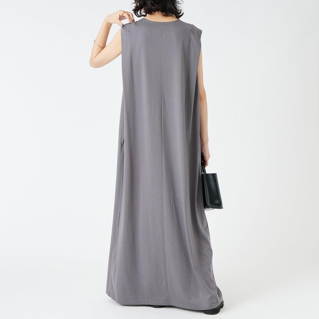 Jeans Factory Clothes [ジーンズファクトリークローズ] 接触冷感ノースリーブタックワンピース [21268058] 003 ﾁｬｺｰﾙ &&モデル身長：162cm 着用サイズ：38&&