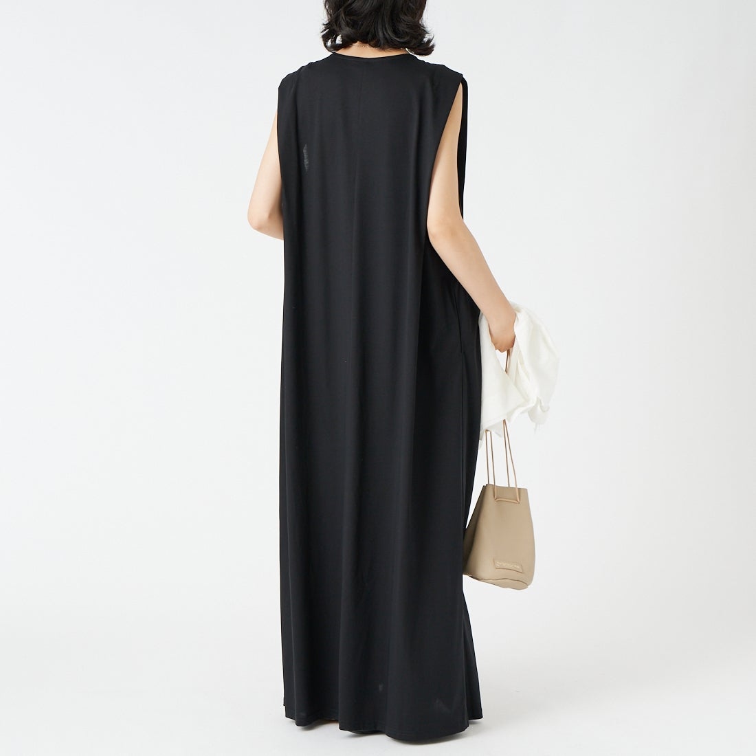 Jeans Factory Clothes [ジーンズファクトリークローズ] 接触冷感ノースリーブタックワンピース [21268058] 004 ﾌﾞﾗｯｸ &&モデル身長：162cm 着用サイズ：38&&
