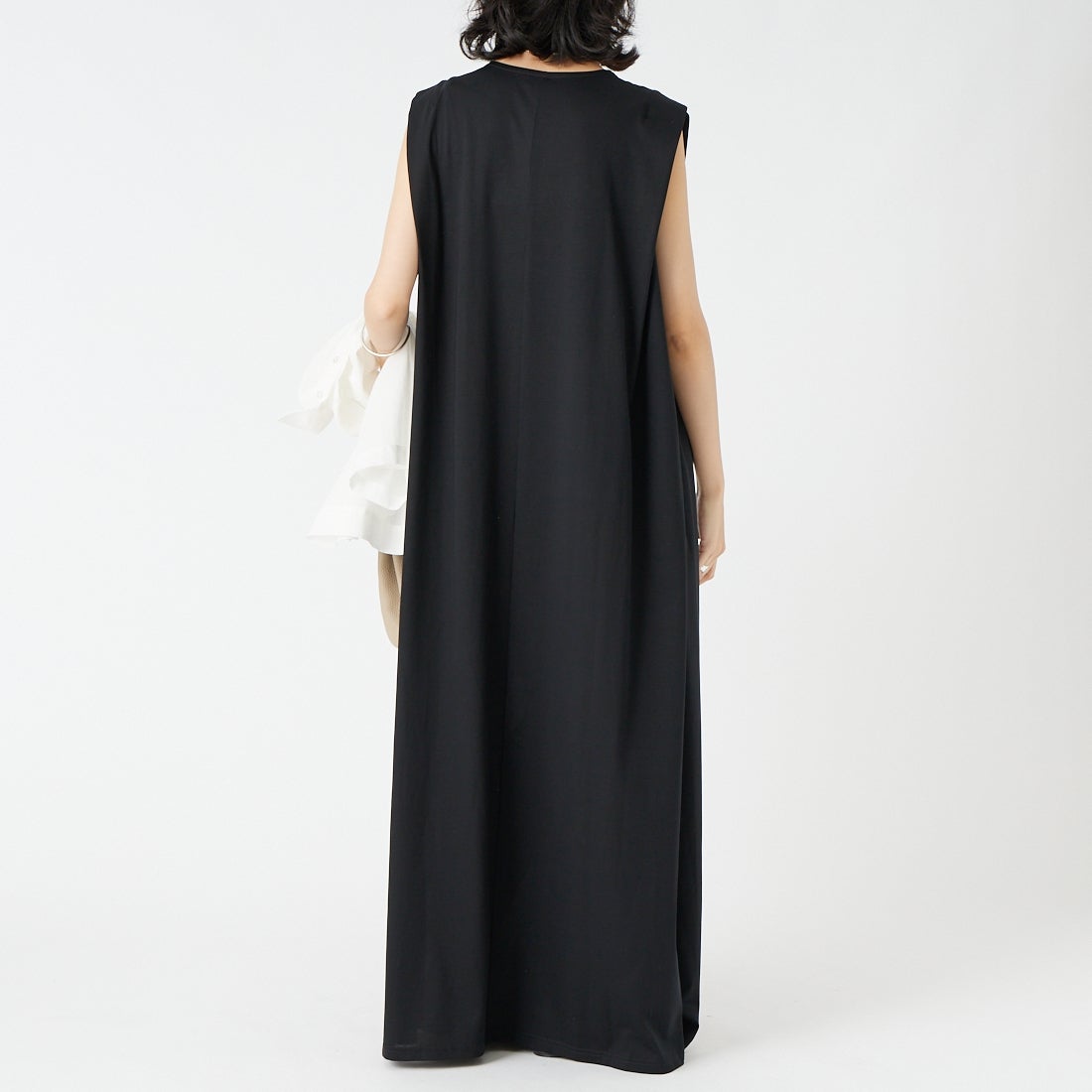 Jeans Factory Clothes [ジーンズファクトリークローズ] 接触冷感ノースリーブタックワンピース [21268058] 004 ﾌﾞﾗｯｸ &&モデル身長：162cm 着用サイズ：38&&