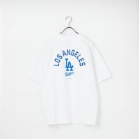 WHITE LA