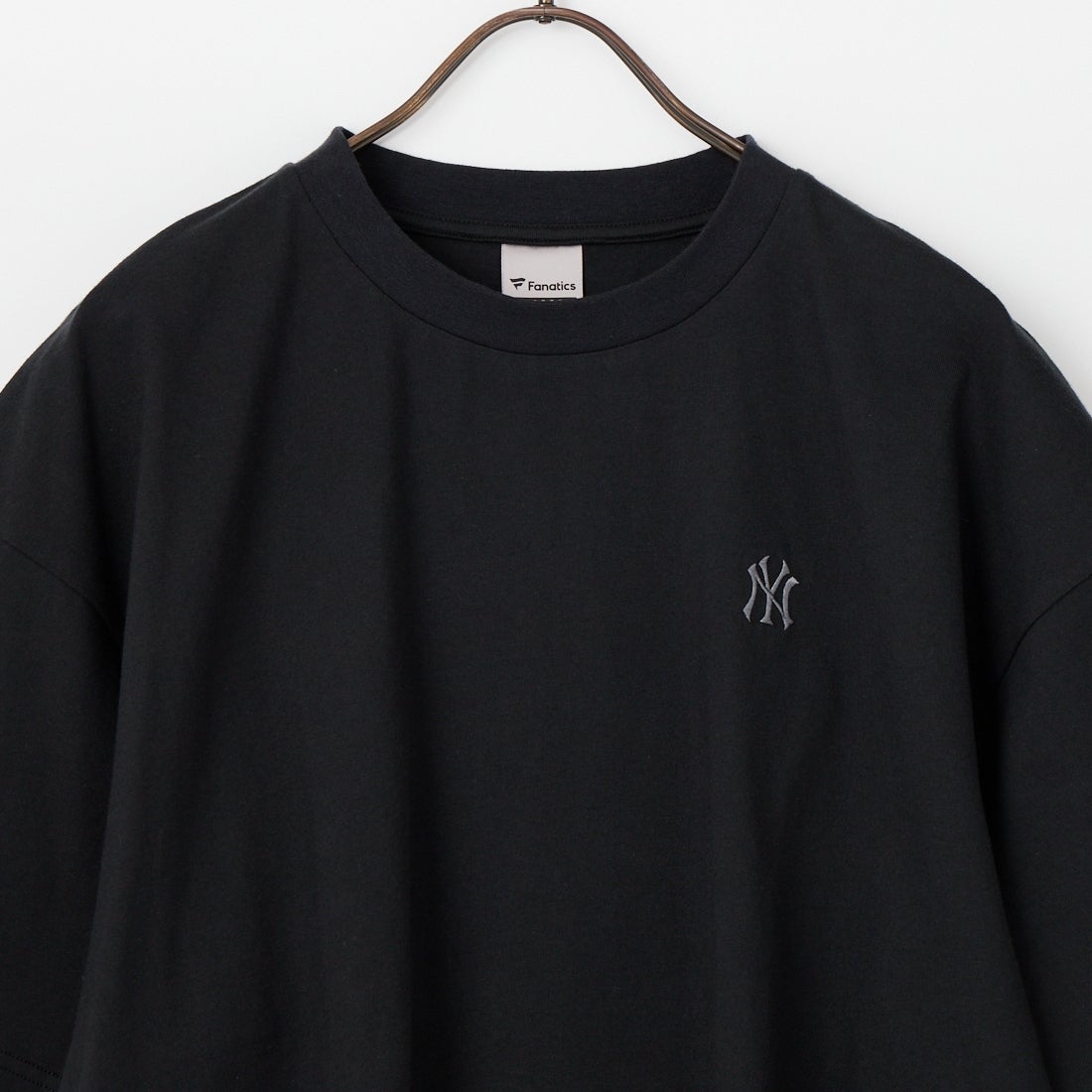 Fanatics [ファナティクス] 別注 MLBロゴ バックプリント ショートスリーブTシャツ [ML0126SS0012-JF] BLACK NY