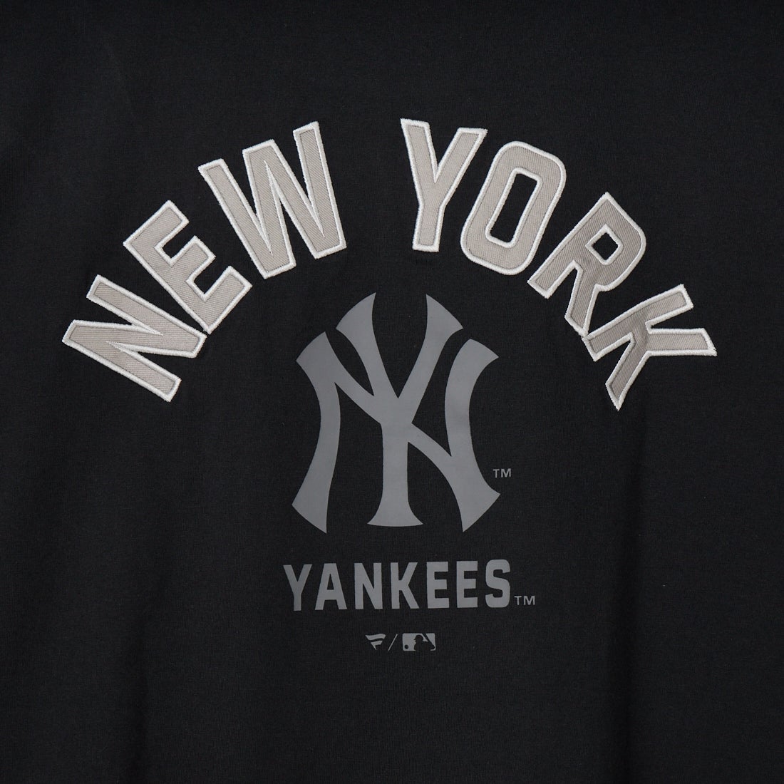 Fanatics [ファナティクス] 別注 MLBロゴ バックプリント ショートスリーブTシャツ [ML0126SS0012-JF] BLACK NY