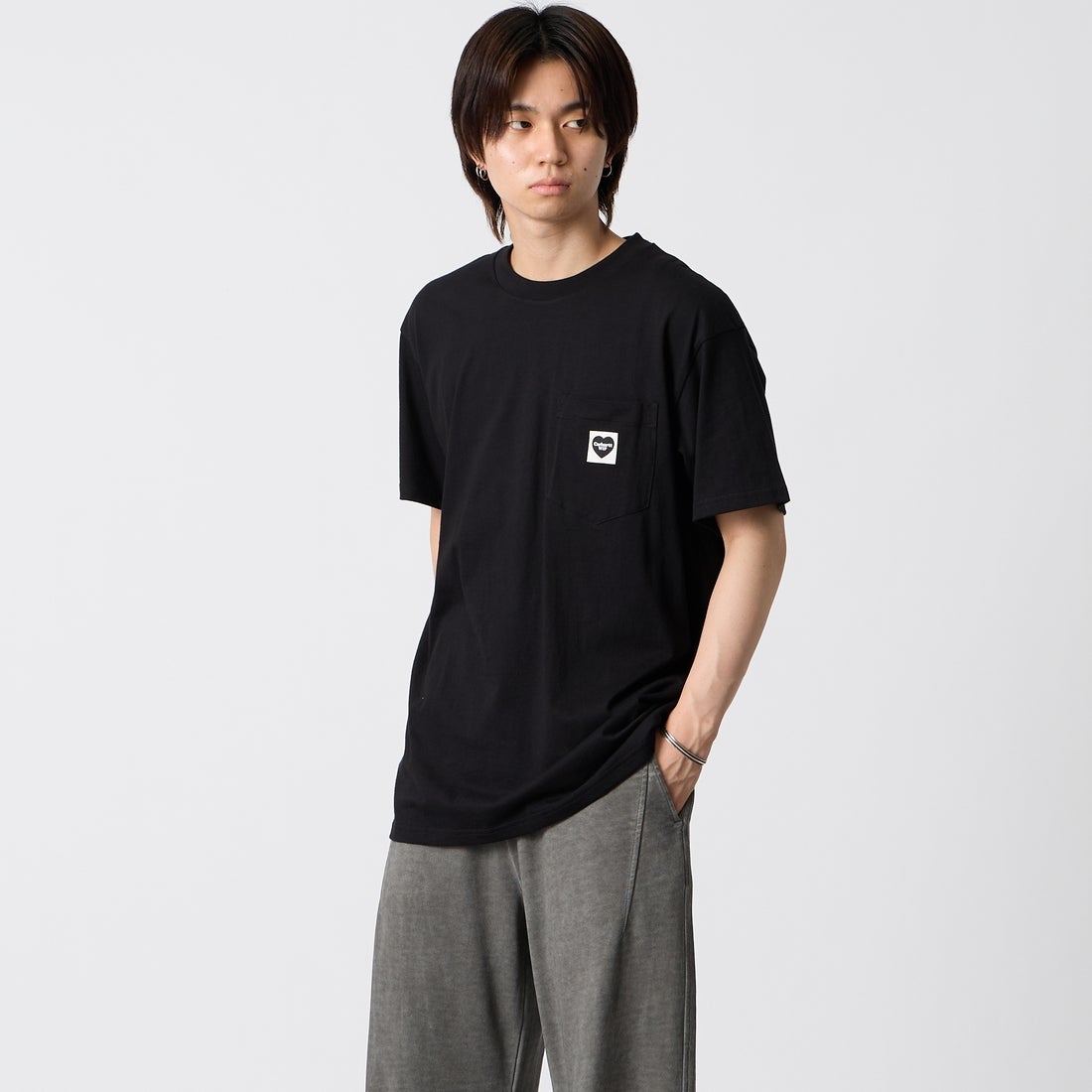 carhartt WIP [カーハートダブリューアイピー] ショートスリーブポケットハートTシャツ [I032128] BLACK/BLAC &&モデル身長：177cm 着用サイズ：M&&