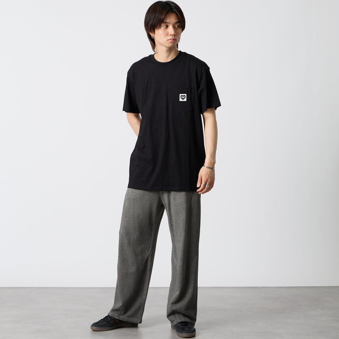 carhartt WIP [カーハートダブリューアイピー] ショートスリーブポケットハートTシャツ [I032128] BLACK/BLAC &&モデル身長：177cm 着用サイズ：M&&