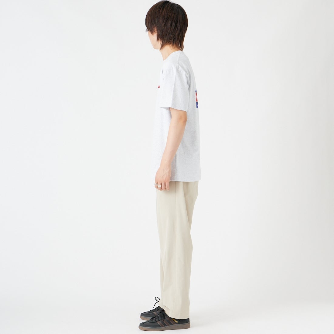XLARGE [エクストララージ] スランテッドOG ショートスリーブTシャツ [101262011039] ASH &&モデル身長：177cm 着用サイズ：M&&