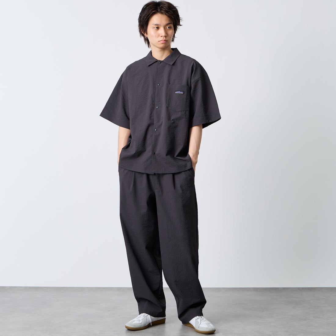 19 DK.GRAY&&モデル身長：177cm 着用サイズ：L&&