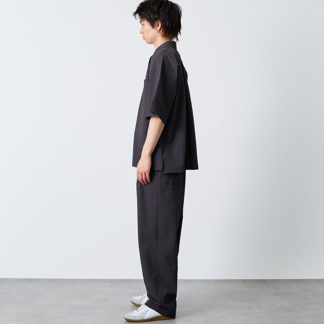 THOUSAND MILE [サウザンド マイル] 別注 ショートスリーブシャツ パンツセットアップ [TM261SS50841-JF] 19 DK.GRAY &&モデル身長：177cm 着用サイズ：L&&