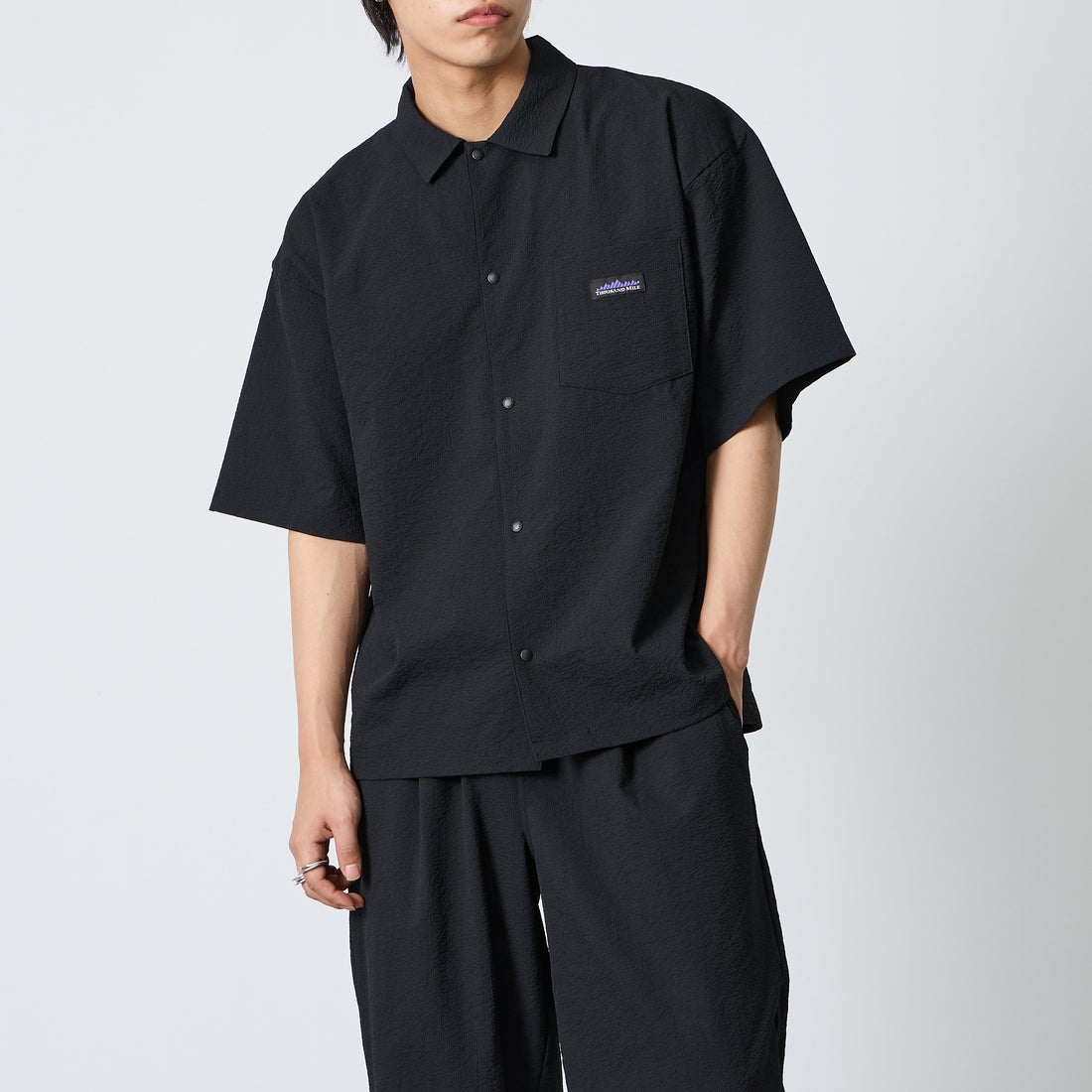 THOUSAND MILE [サウザンド マイル] 別注 ショートスリーブシャツ パンツセットアップ [TM261SS50841-JF] 09 BLACK &&モデル身長：179cm 着用サイズ：L&&