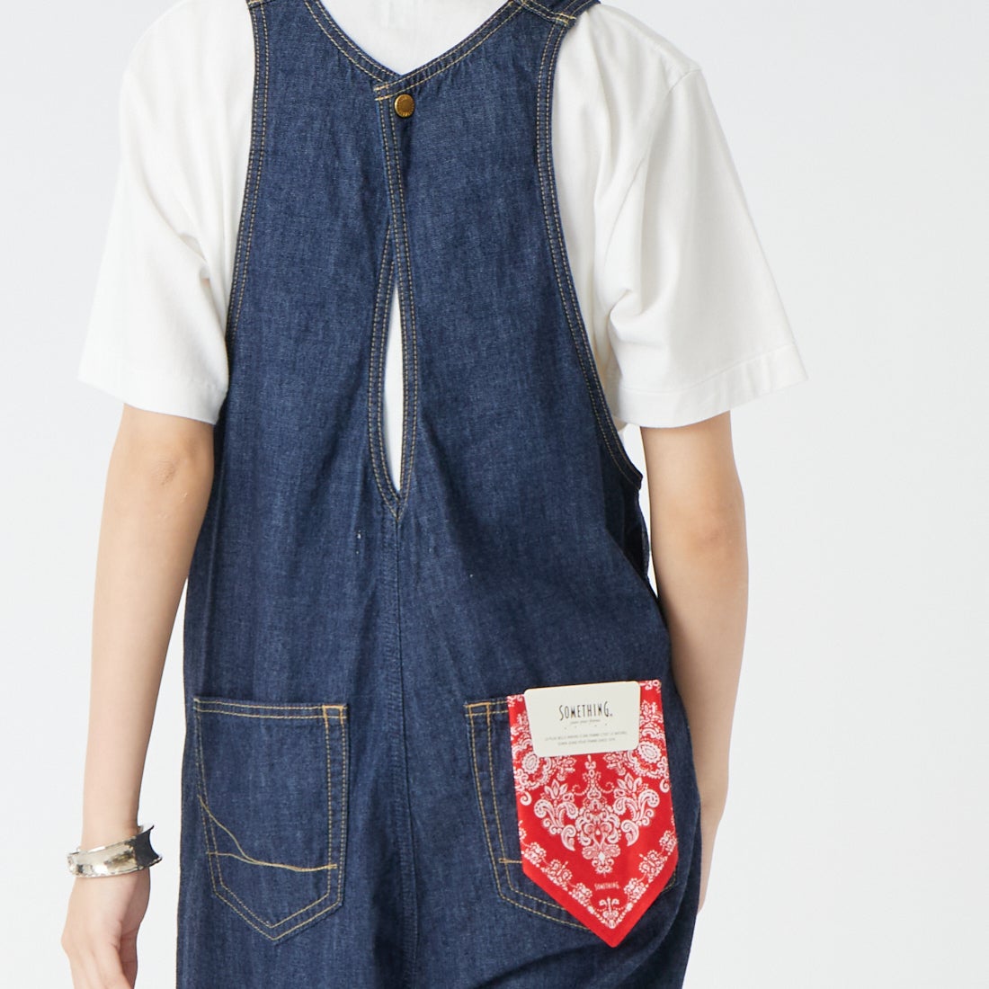 SOMETHING [サムシング] アメスリオールインワン [SN899] 2600 O.W &&モデル身長：162cm 着用サイズ：S&&