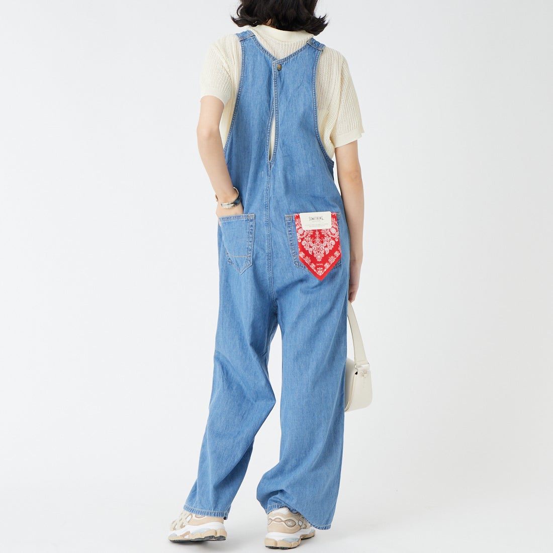 SOMETHING [サムシング] アメスリオールインワン [SN899] 2698 L.BLU &&モデル身長：162cm 着用サイズ：S&&
