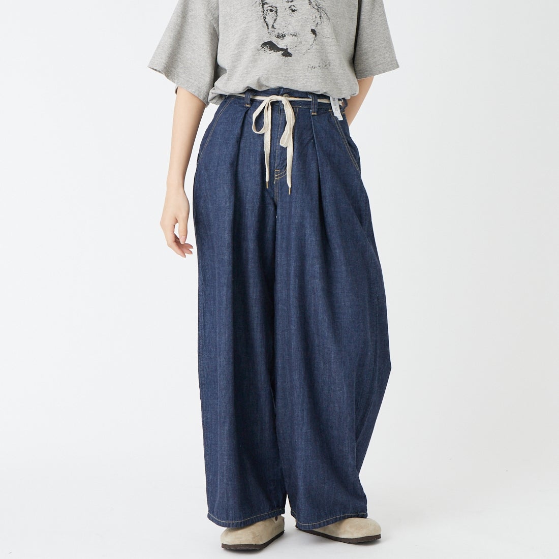 SOMETHING [サムシング] ハイパー カーブデニムパンツ [SN888] 2600 O.W &&モデル身長：162cm 着用サイズ：XS&&