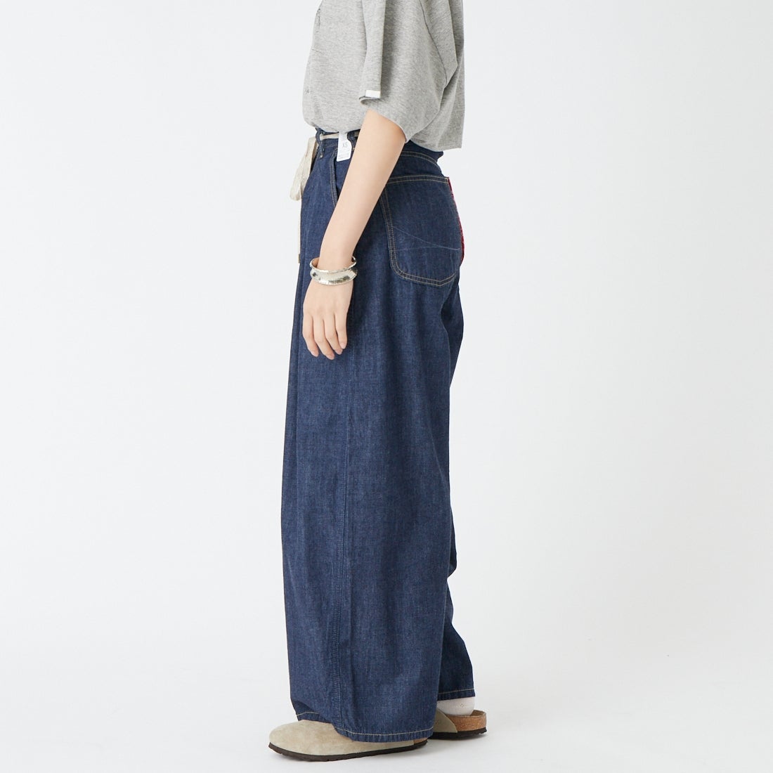 SOMETHING [サムシング] ハイパー カーブデニムパンツ [SN888] 2600 O.W &&モデル身長：162cm 着用サイズ：XS&&