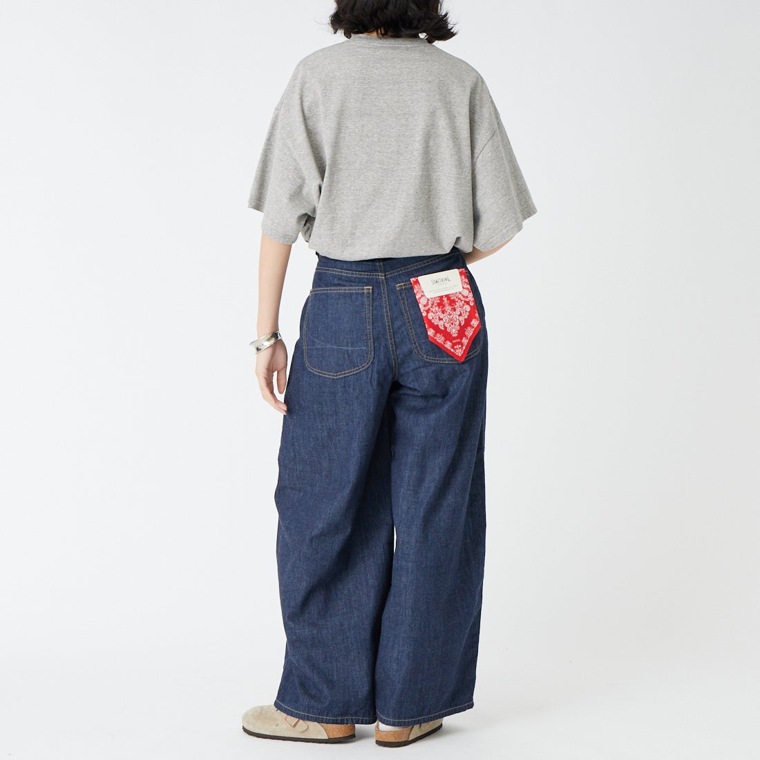 SOMETHING [サムシング] ハイパー カーブデニムパンツ [SN888] 2600 O.W &&モデル身長：162cm 着用サイズ：XS&&