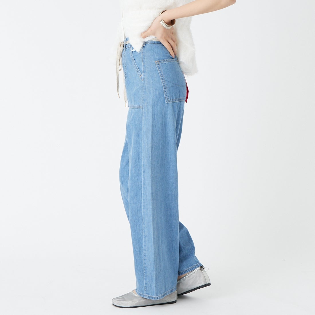 SOMETHING [サムシング] ベイカー カーブライトオンスデニムパンツ [SN800]  2698 L.BLU &&モデル身長：162cm 着用サイズ：XS&&