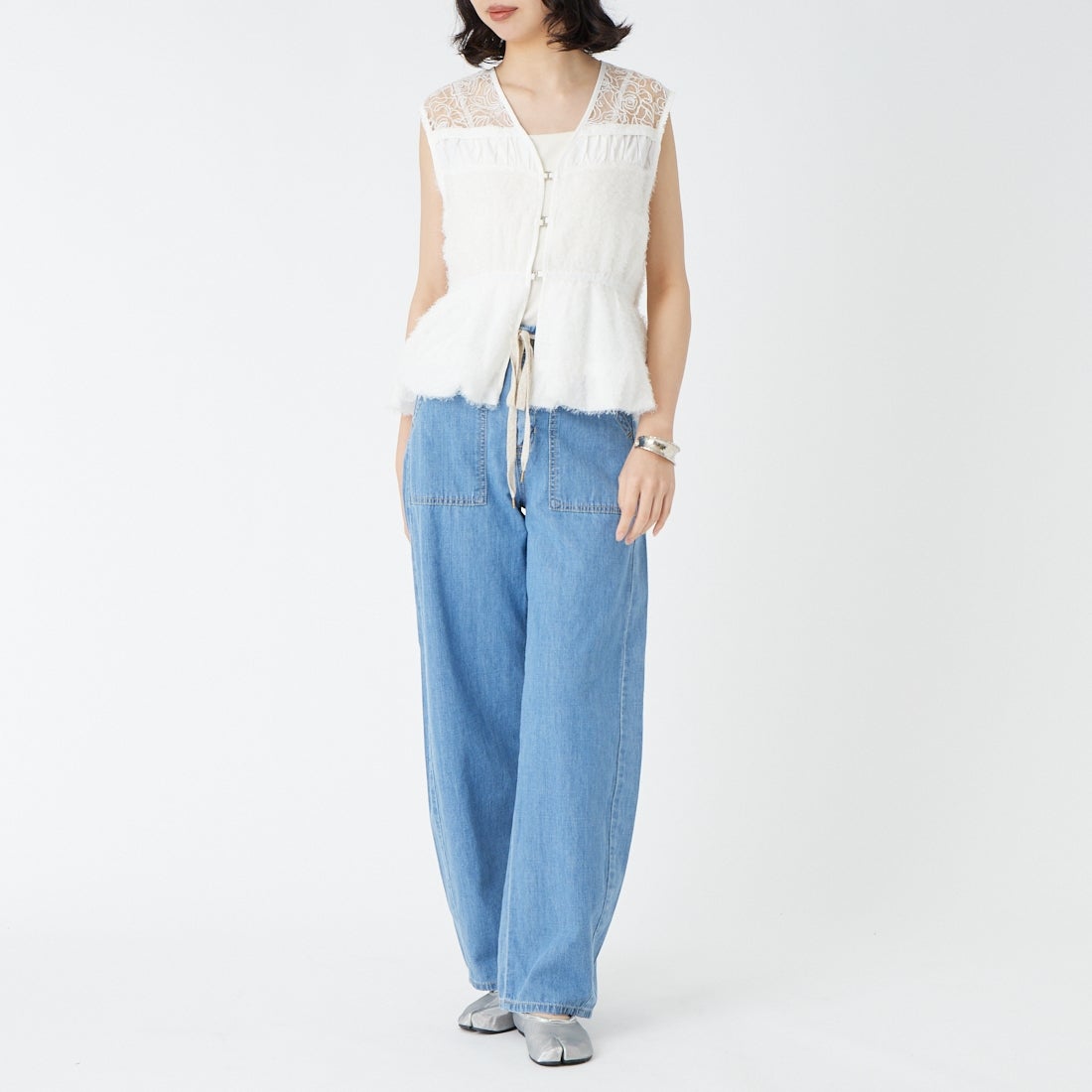 SOMETHING [サムシング] ベイカー カーブライトオンスデニムパンツ [SN800]  2698 L.BLU &&モデル身長：162cm 着用サイズ：XS&&