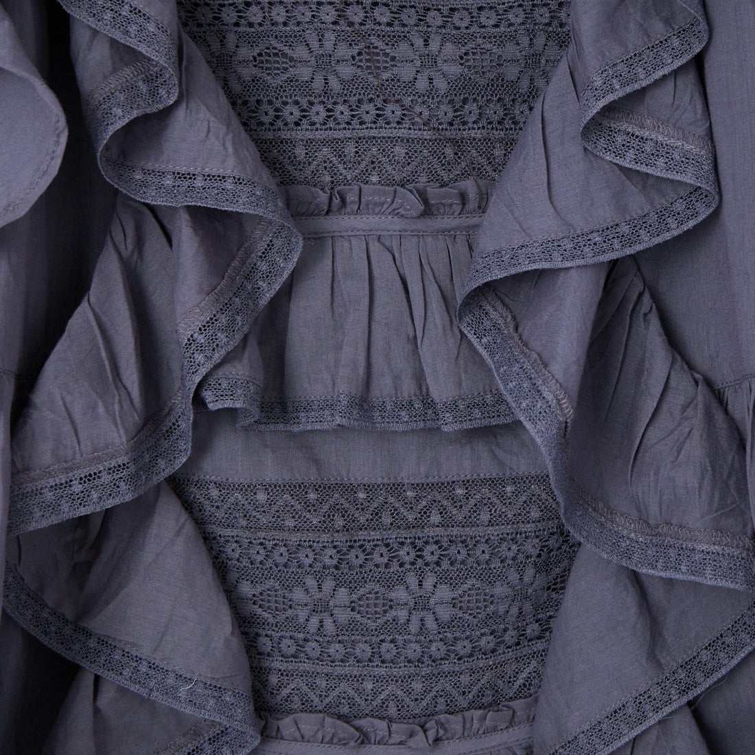 crinkle crinkle crinkle [クリンクル クリンクル クリンクル] フリルレースノースリーブブラウス [CC-4541] GREY